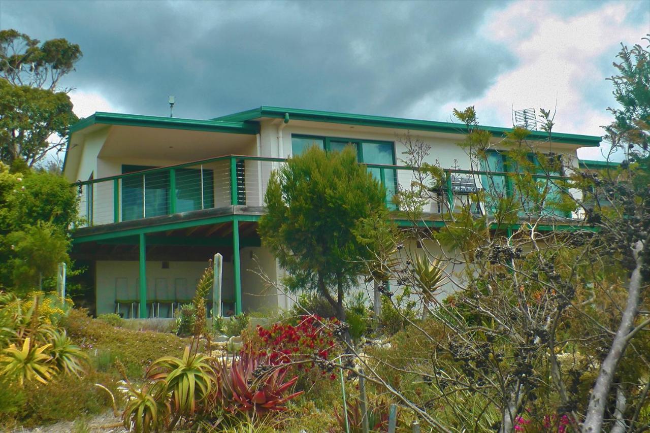 'The Lookout' At 27 Fraser Street Bicheno Exterior photo
